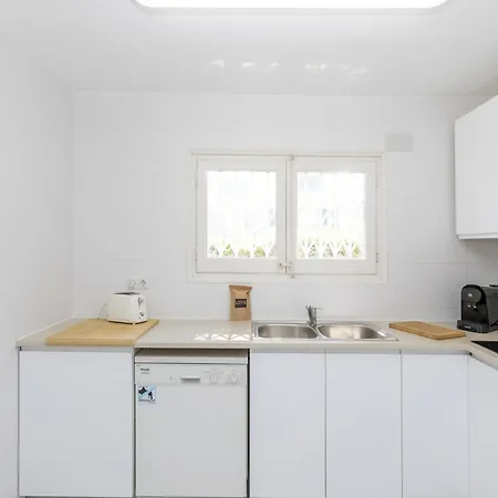 Casa Acogedora Con Jardin Privado, Cerca De La Playa, 3 Pisos, Garaje Y Capacidad 7 Personas - Hisp-233-554 度假居