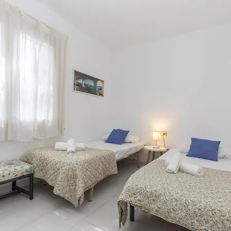 Casa Acogedora Con Jardin Privado, Cerca De La Playa, 3 Pisos, Garaje Y Capacidad 7 Personas - Hisp-233-554 * 帕拉弗鲁赫尔